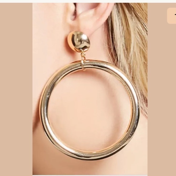 Jewelry - ❌❌SOLD- Gold Tone Hoop Earrings